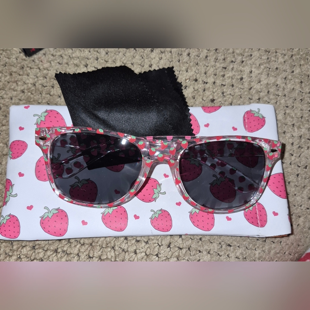 Makeup Bundle - Picture 8 of 16